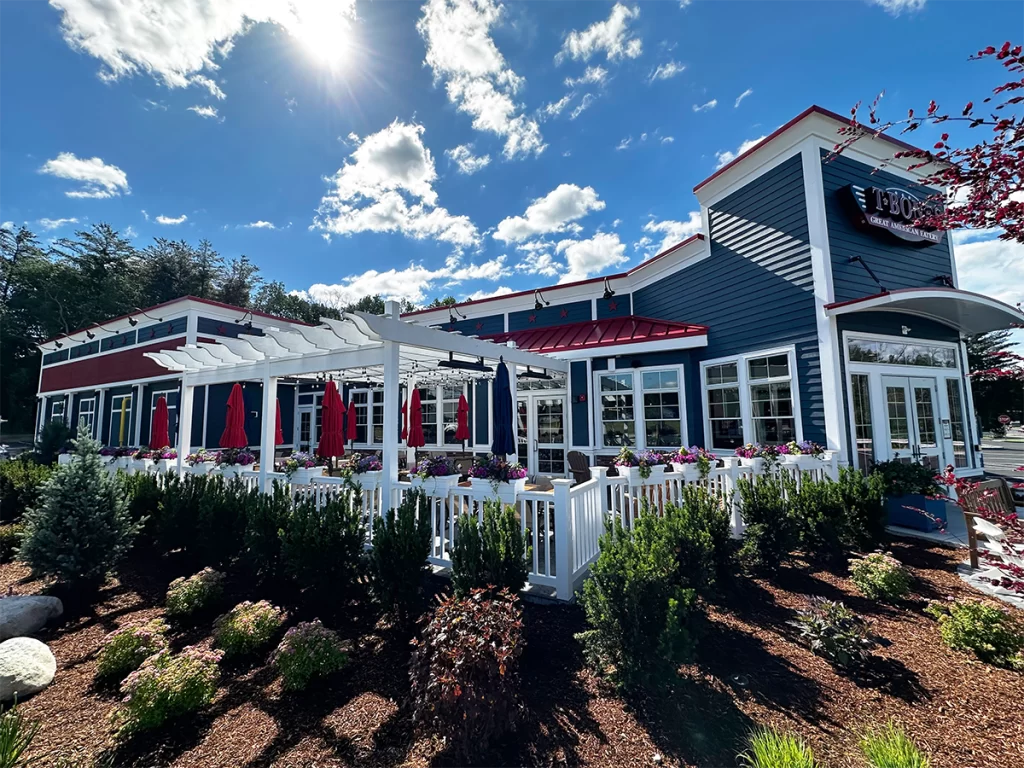 T-BONES Great American Eatery in Hudson NH featuring outdoor dining patio and landscaped exterior completed by Fulcrum Associates